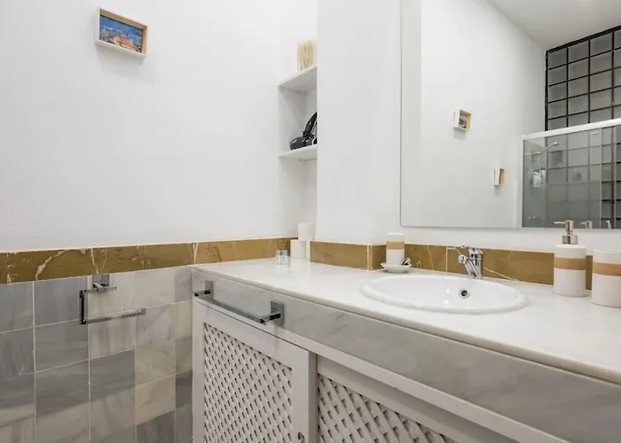 Spacious Loft In The Historic Center شقة مالقة